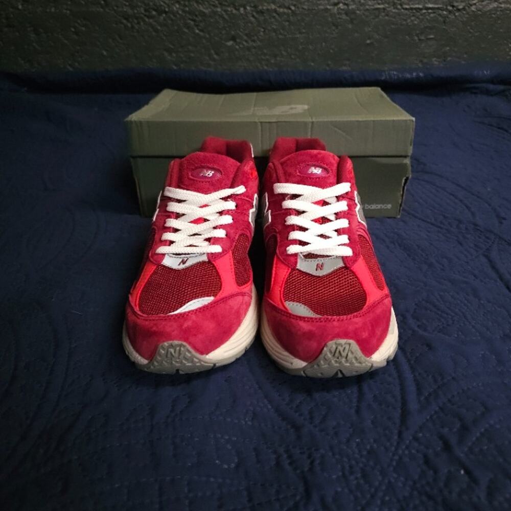 New Balance 2002R Bordeaux Burgundy Suede Sneakers Size 11 Like New - Picture 3 of 7